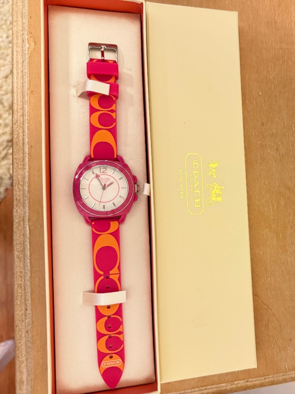 Coach EST. 1941 Pink Signature C Silicone Strap Quartz Watch w/ Box New NOS